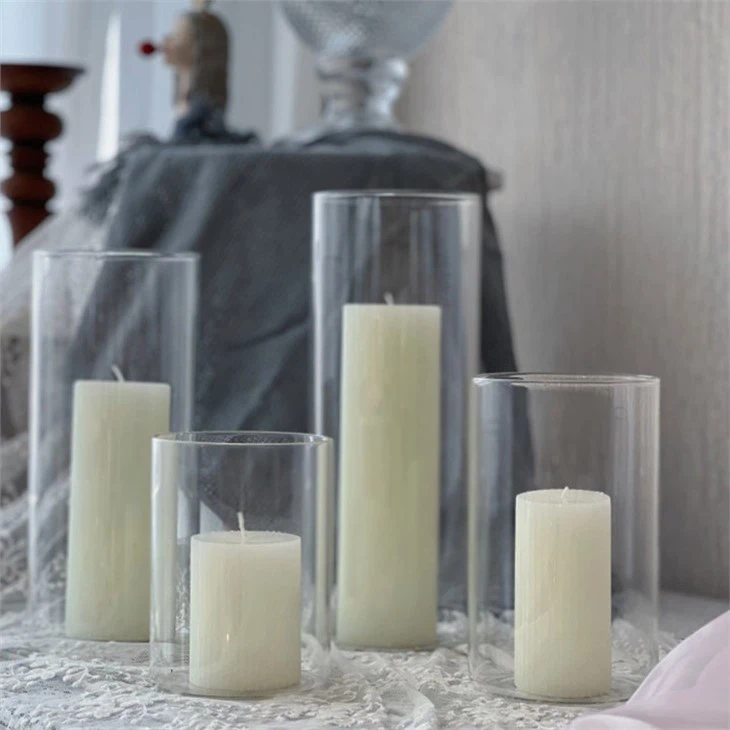 Đưa ra tuyên bố với một chân đèn thủy tinh