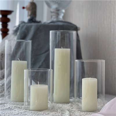 Đưa ra tuyên bố với một chân đèn thủy tinh