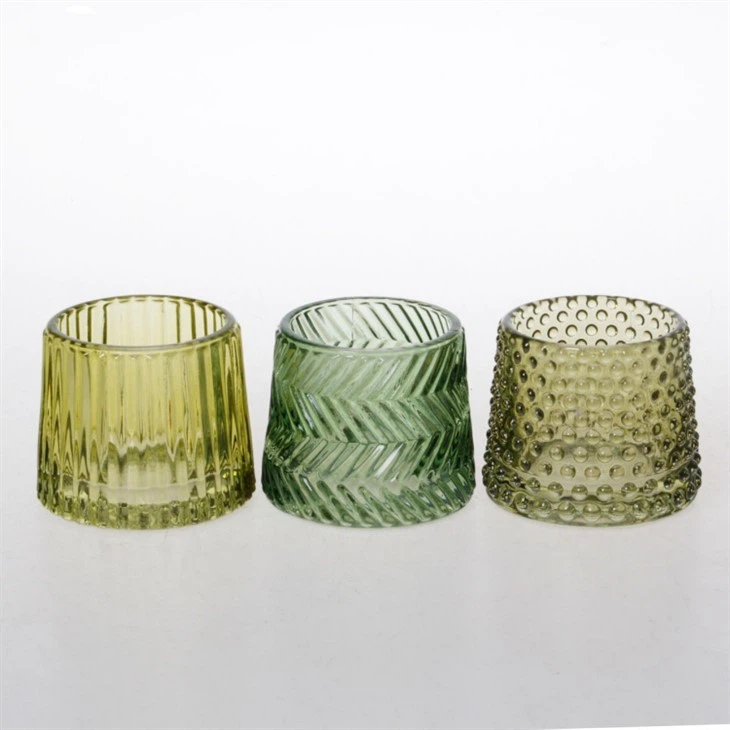 Chân nến thủy tinh cỡ vừa màu vàng